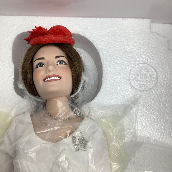 Kate Middleton High Fashion Collectible Porcelain Doll By Danbury Mint NIB‎ - Picture 10 of 10